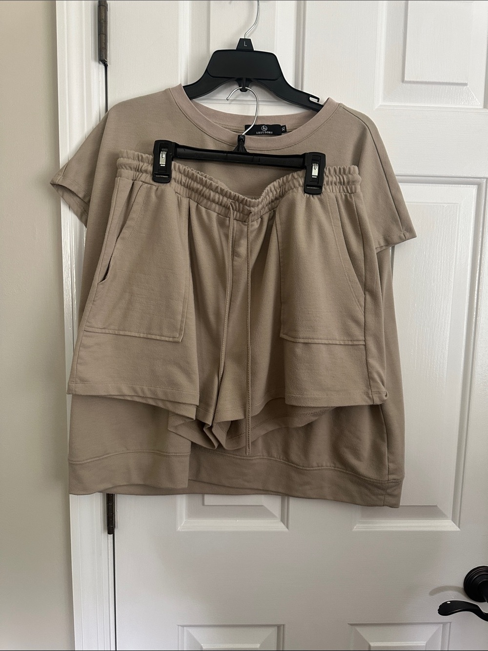 Illusory sheer top 
Beautiful
Large